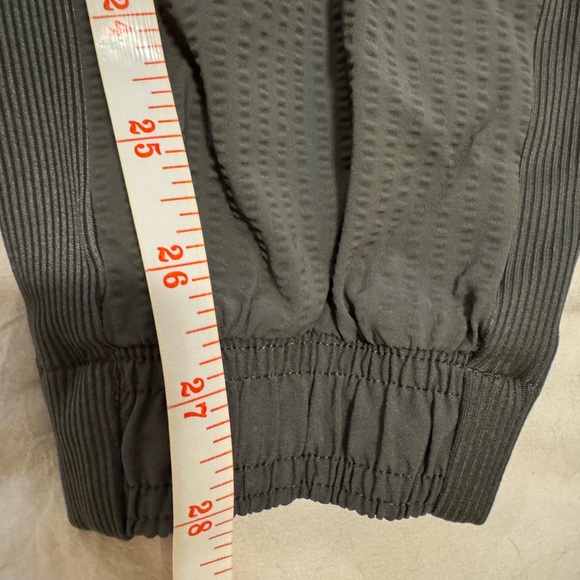 Athleta textured Brooklyn Jogger size 8 - Picture 4 of 5